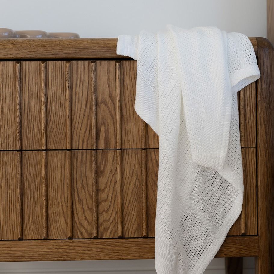 Bamboo viscose and cotton blend blanket