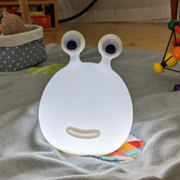 MOMO MOON NIGHT-LIGHT by Eggy & Friends lit up