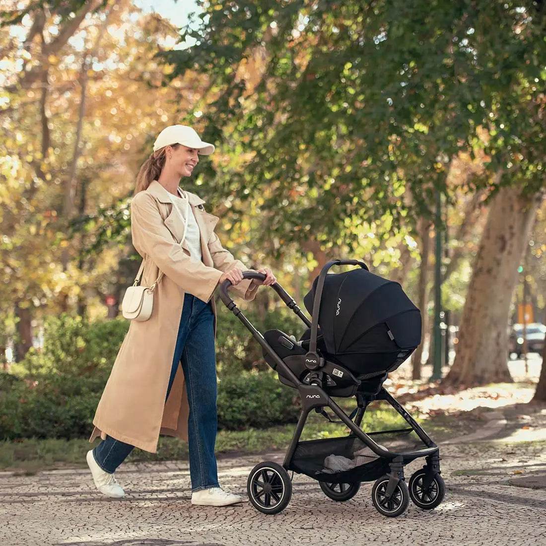 Nuna Arra flex capsule on a Mixx Next Stroller