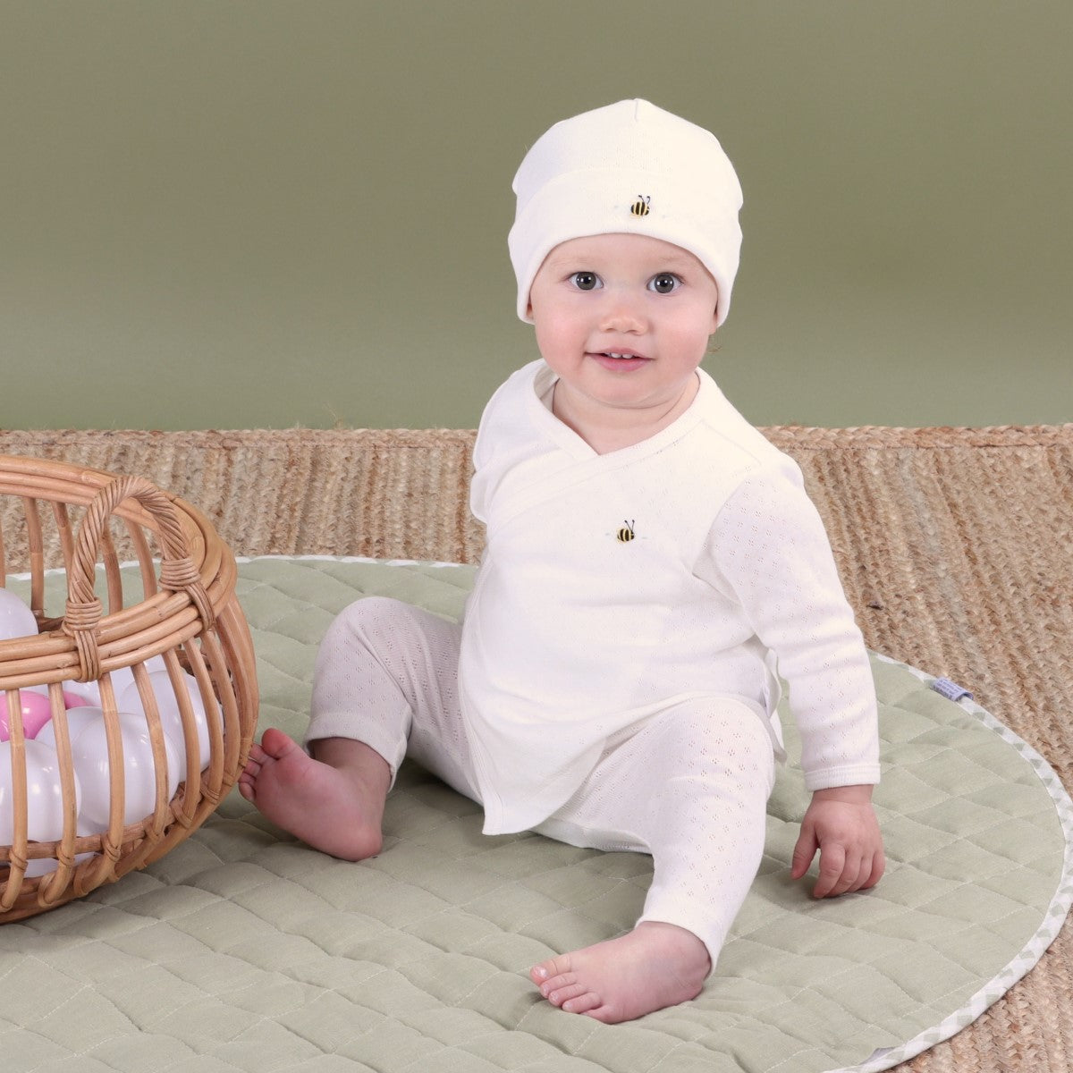 Dimples Kinono Cardigan in white Bee