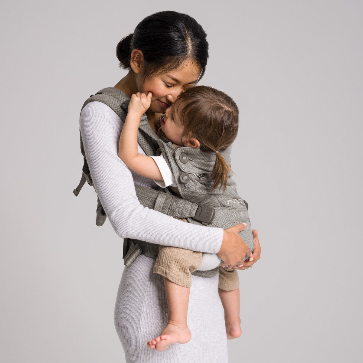 Nuna CUDL Clik Fog | Baby Carrier | Out & About | Dimples NZ | Fog