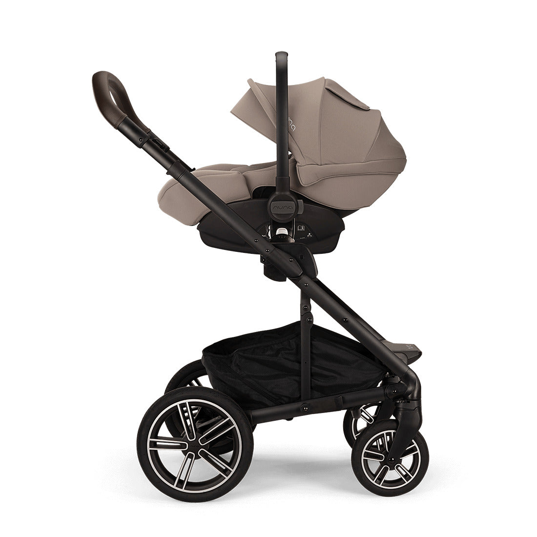 Arra Next attached with Mixx Next Stroller in Cedar
