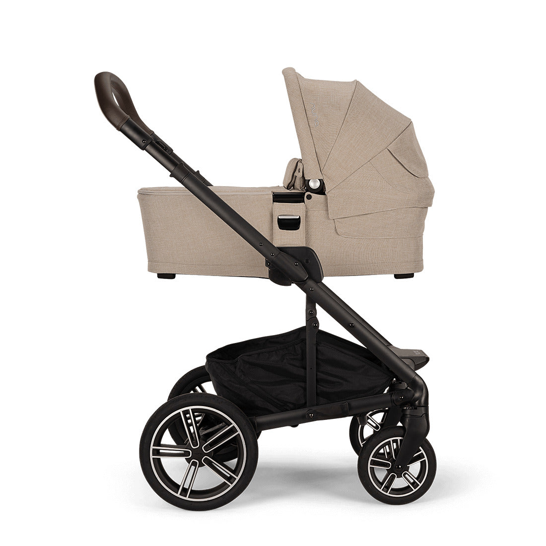 Mixx Next stroller from Nuna with attached carry cot