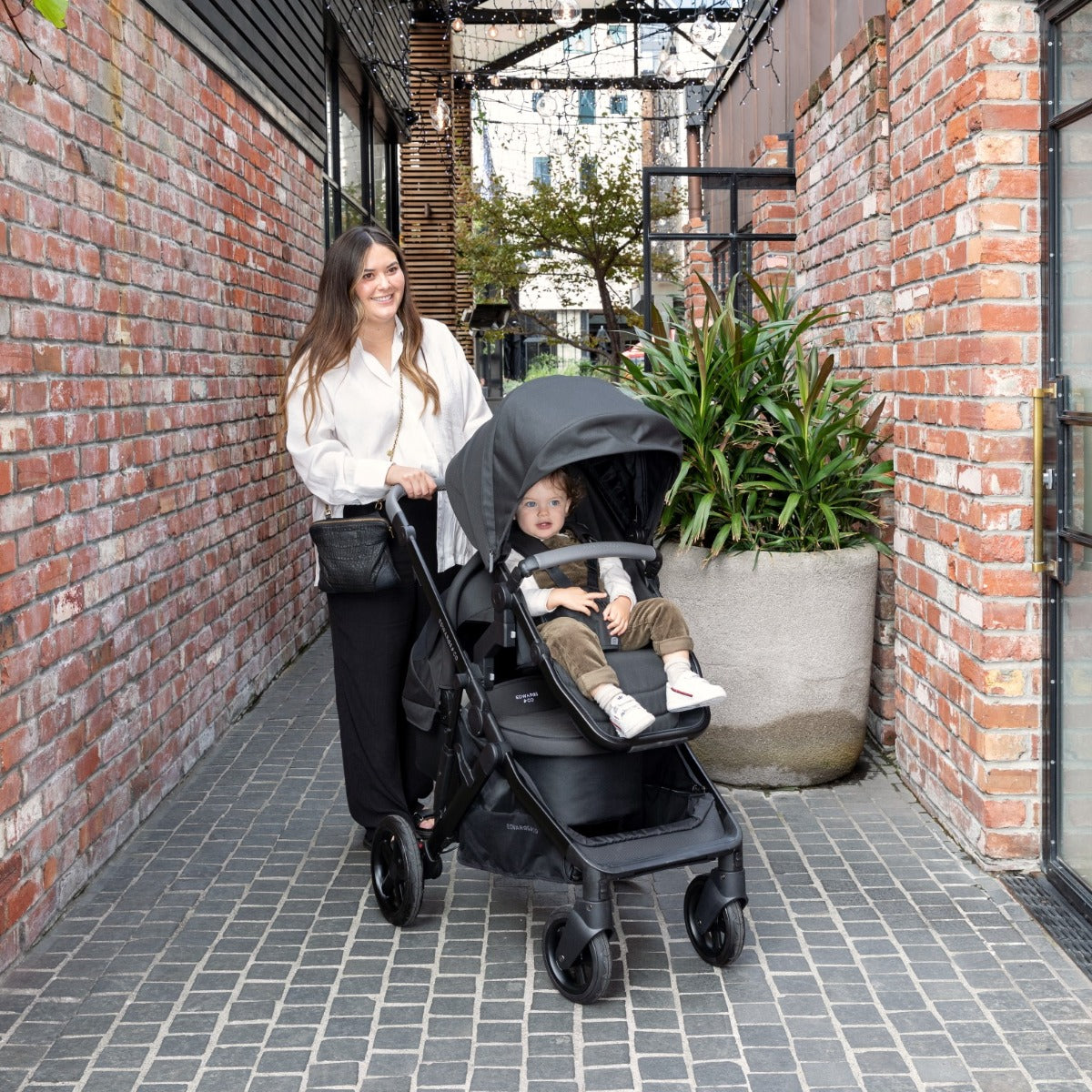 Edward's & Co Olive Stroller Black Luxe
