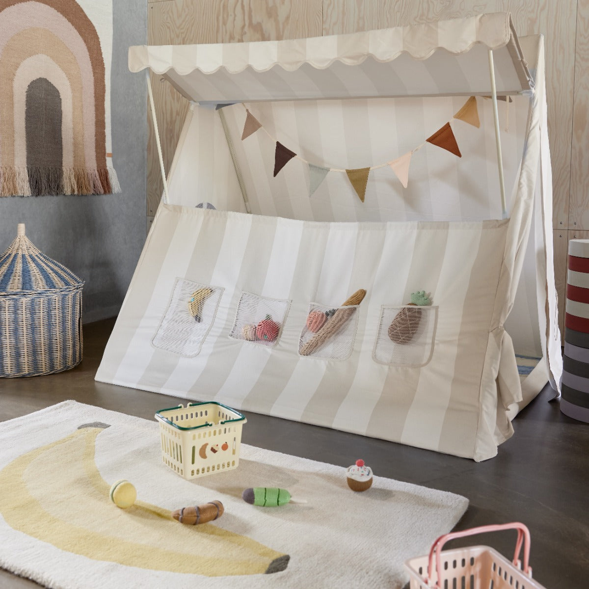 Yummy Play Tent Lifestyle Shot