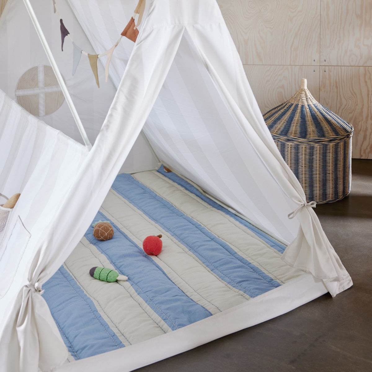 Yummy Play Tent Lifestyle Shot (blue and white quilt not included)