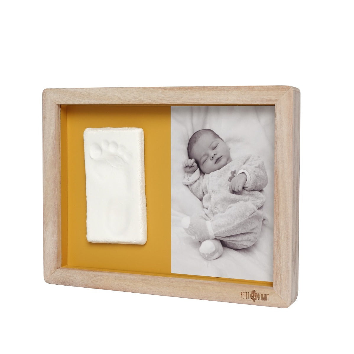 Petit Artichaut Classic Frame with plain ochre background