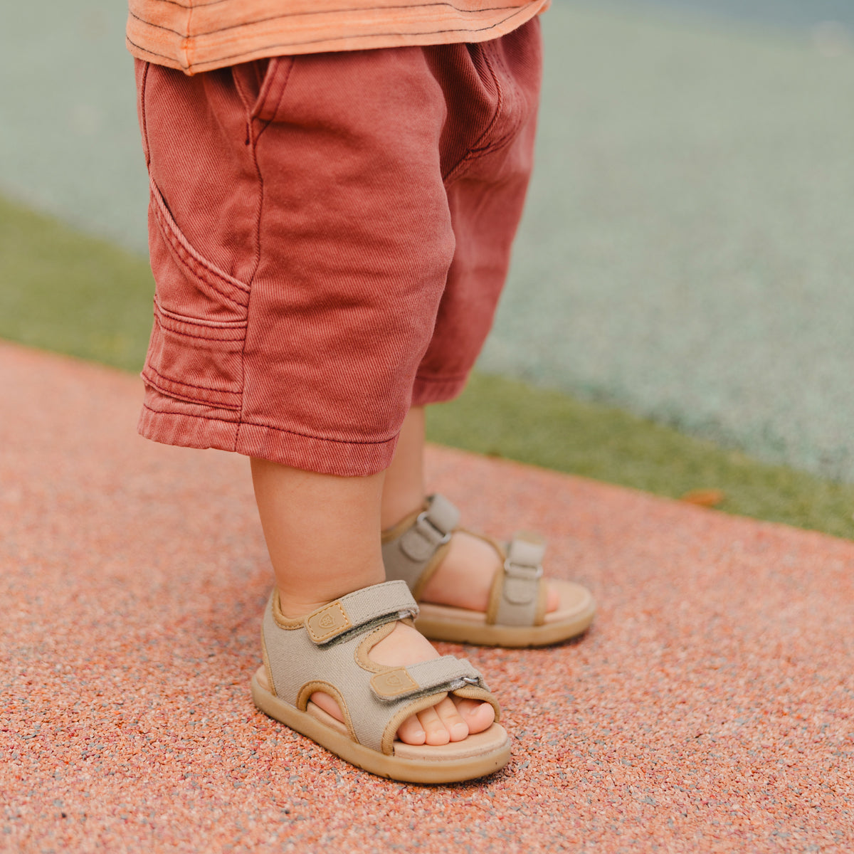 Kids grip sandal for playground