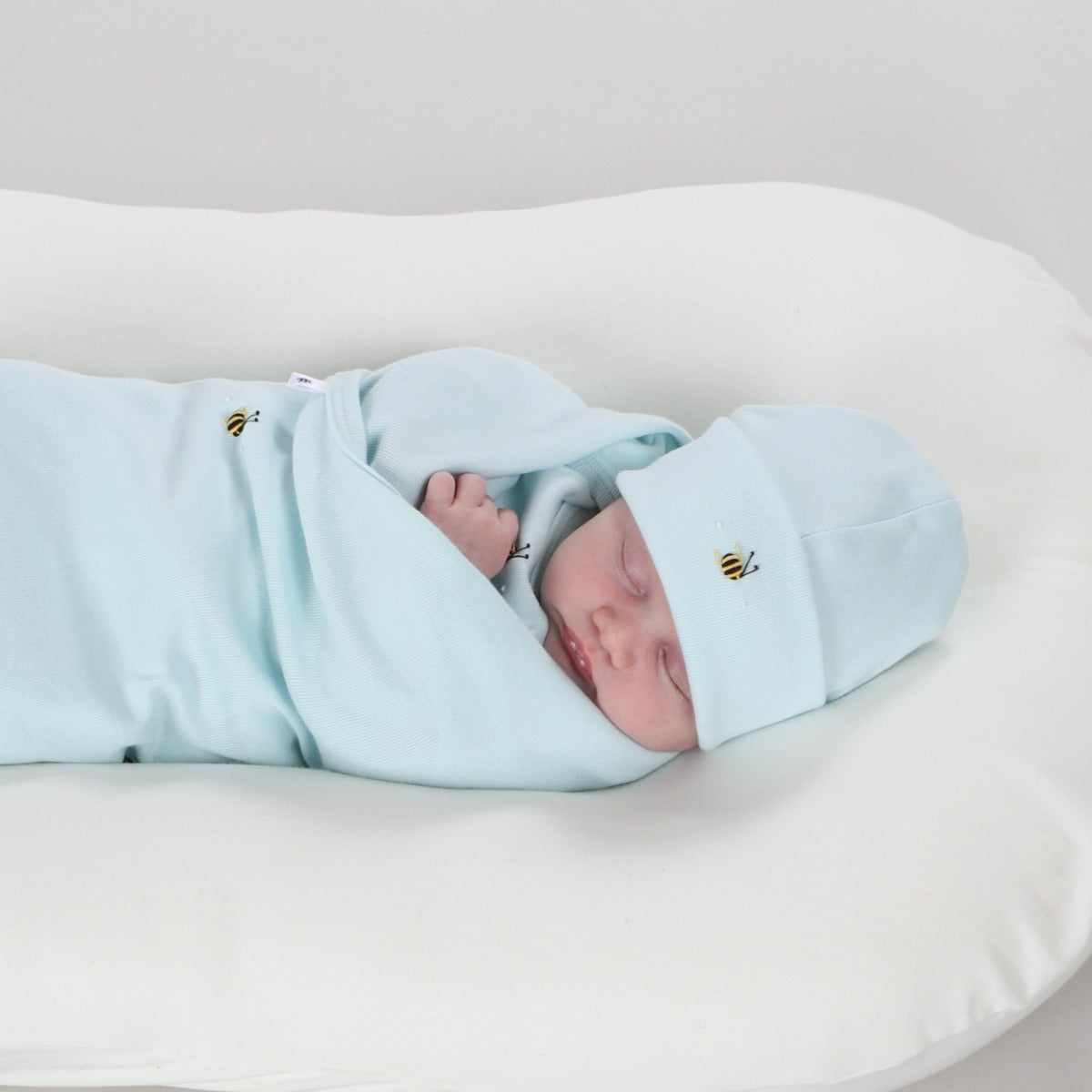 Dimples Summer 2022/23 Collection Pastel Skies cotton beanie in Blue bee