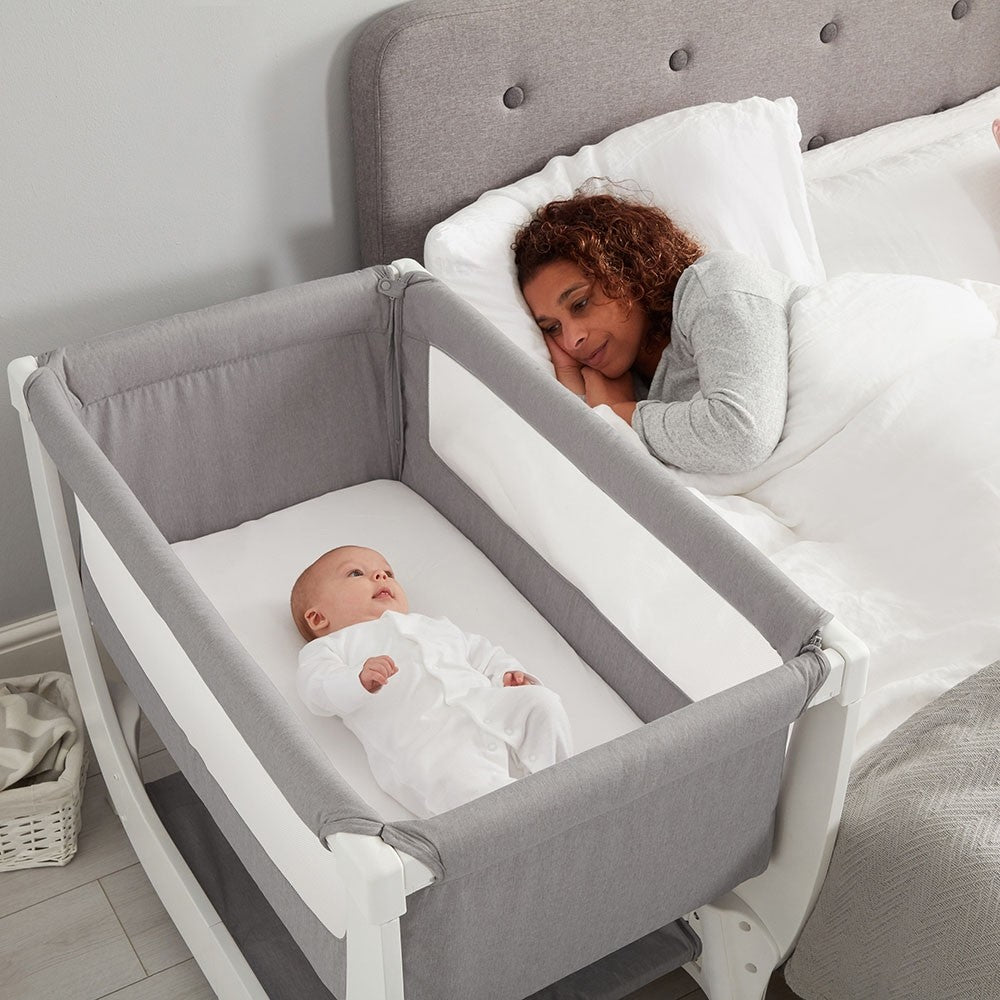 Shnuggle Air Bedside Crib Lifestyle Shot