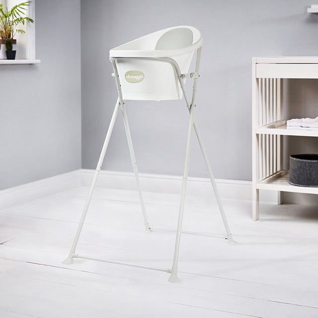 Shnuggle Folding Bath Stand Lifestyle Shot