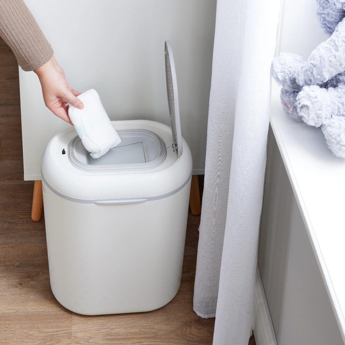 Shnuggle Eco touch Nappy Bin 