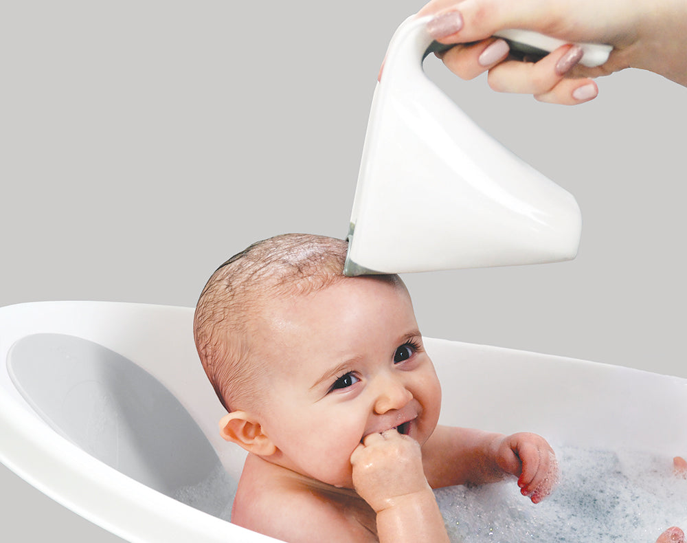 Shnuggle Washy Bath Jug Lifestyle Shot