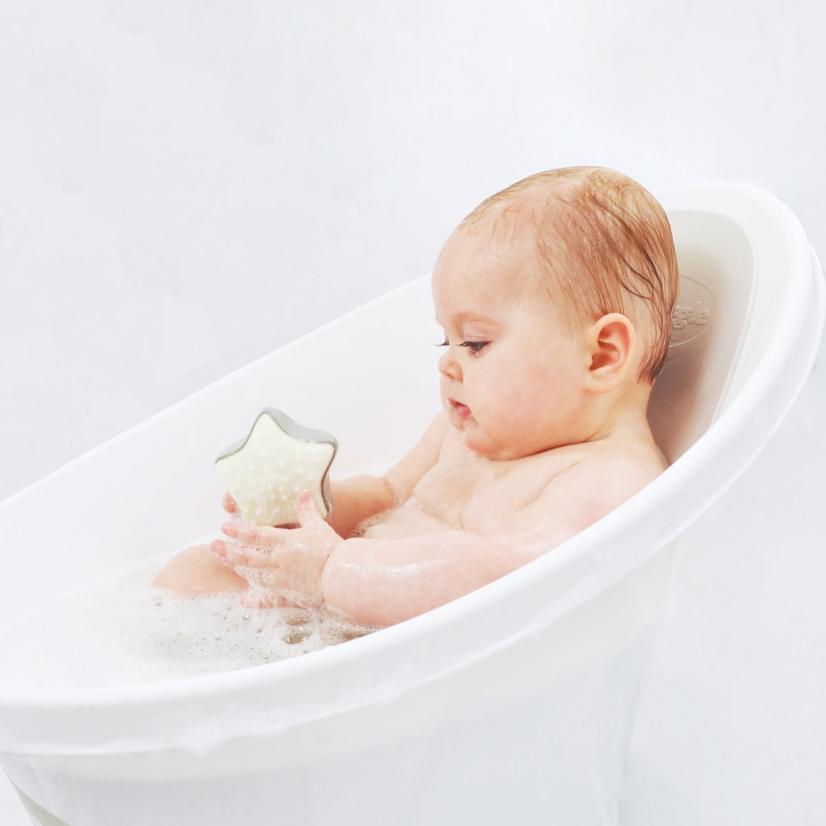 Shnuggle Wishy Bath Toy Lifestyle Shot