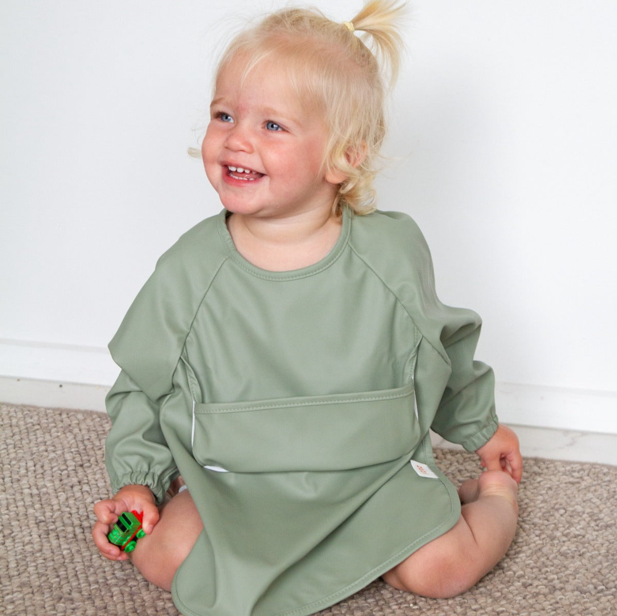 recycled polyester sleeved bib