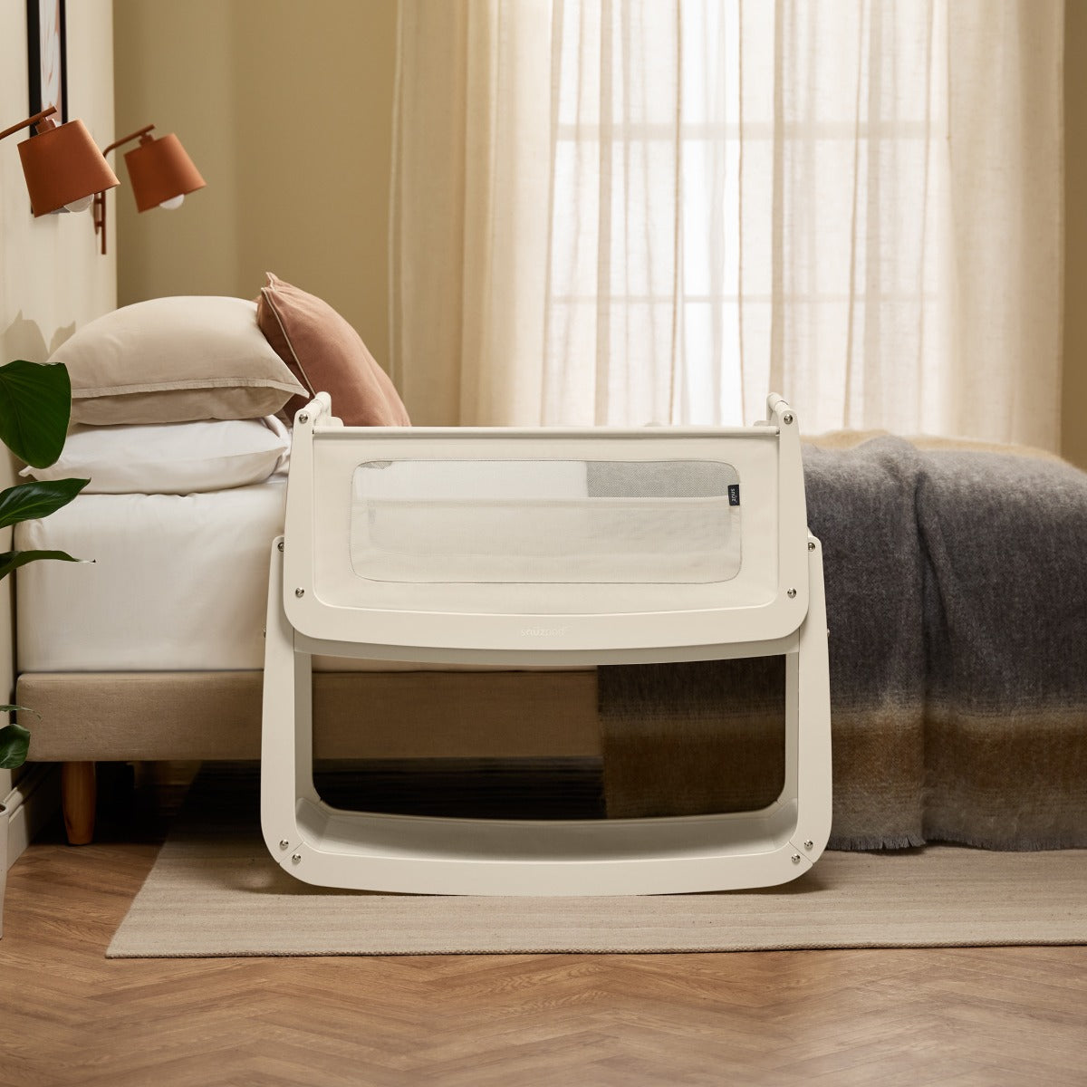 Snuzpod 5 Cashmere Wood Frame Bedside Baby Crib in room