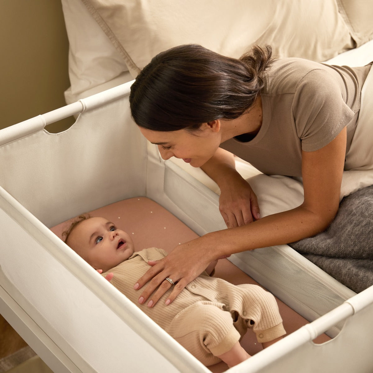 Snuzpod 5 Cashemere Wood Frame Bedside Baby Crib