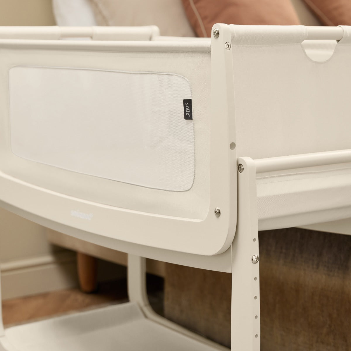 Snuzpod 5 Cashmere Wood Frame Bedside Baby Crib
