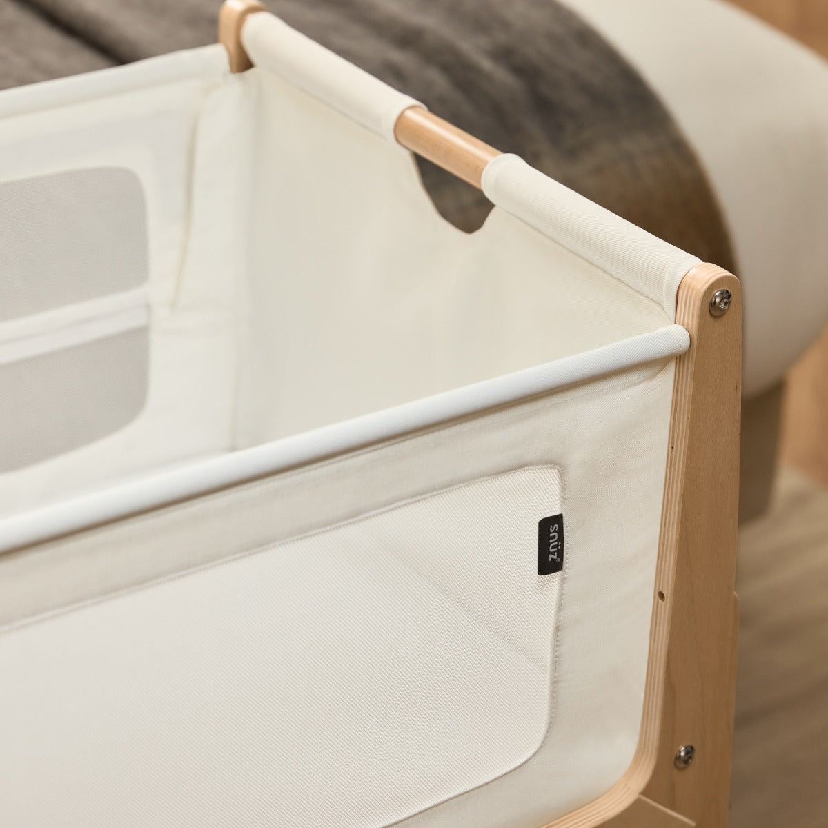 Snuzpod 5 Natural Wood Frame Bedside Baby Crib