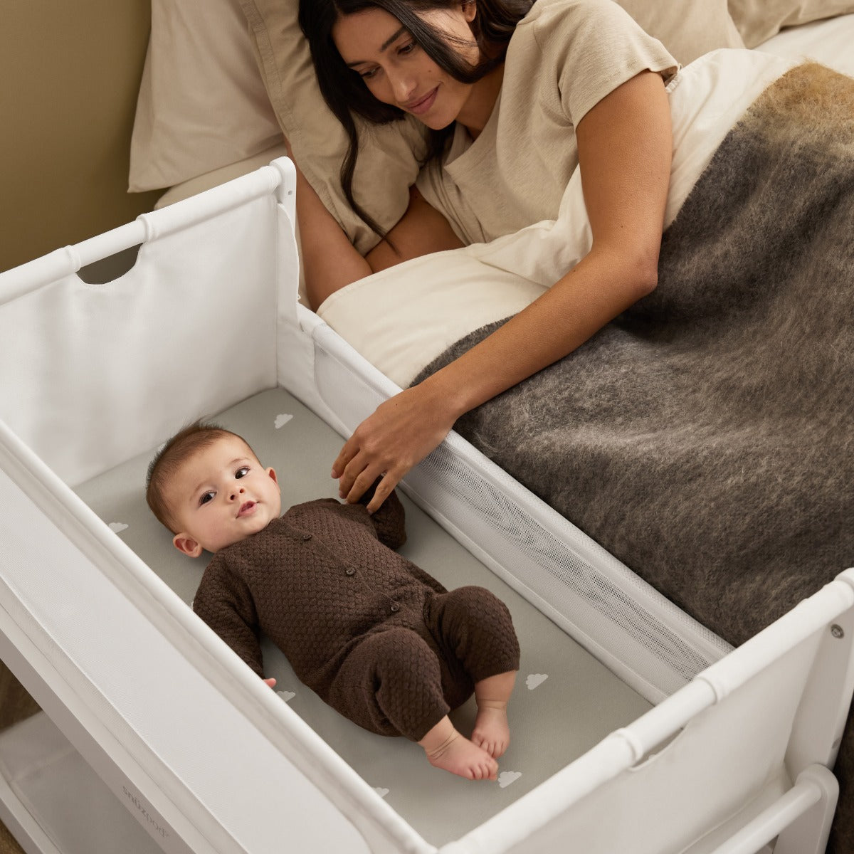 Snuzpod 5 White Wood Frame Bedside Baby Crib