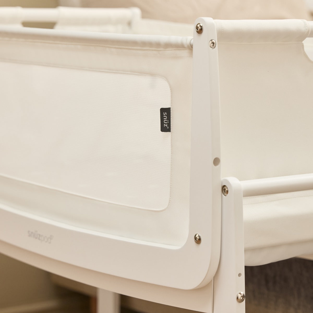 Snuzpod 5 White Wood Frame Bedside Baby Crib