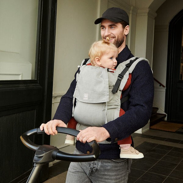 stokke limas carrier flex valerian beige in action
