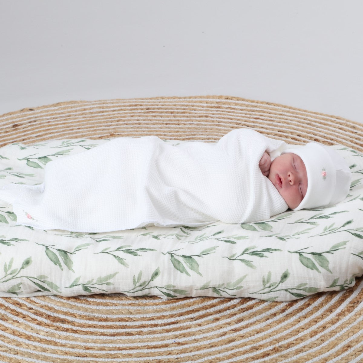 Dimples baby cotton waffle wrap in white bee