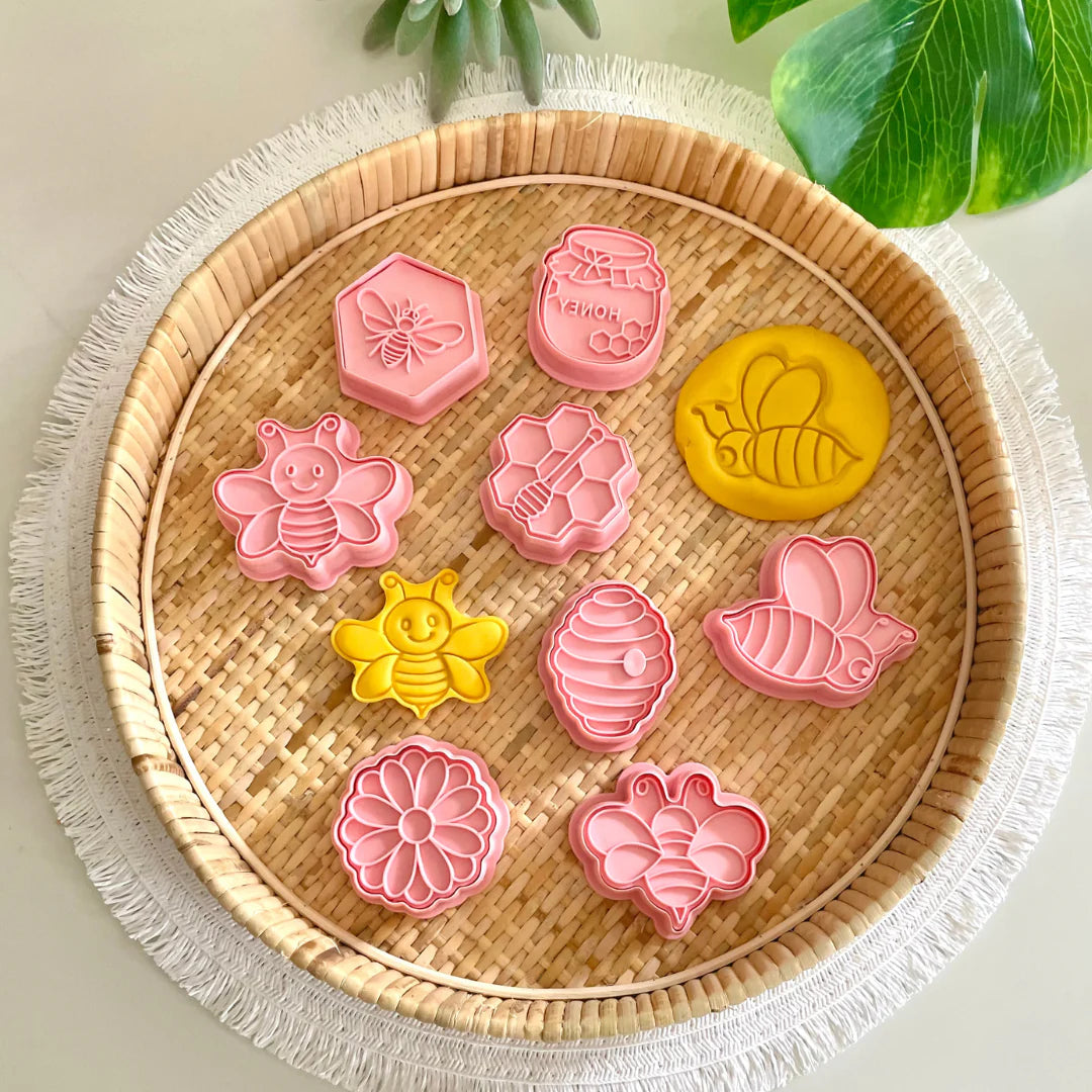 Wild Dough - Stamp & Cutter Set - Bees:image,small_image,thumbnail,swatch_image